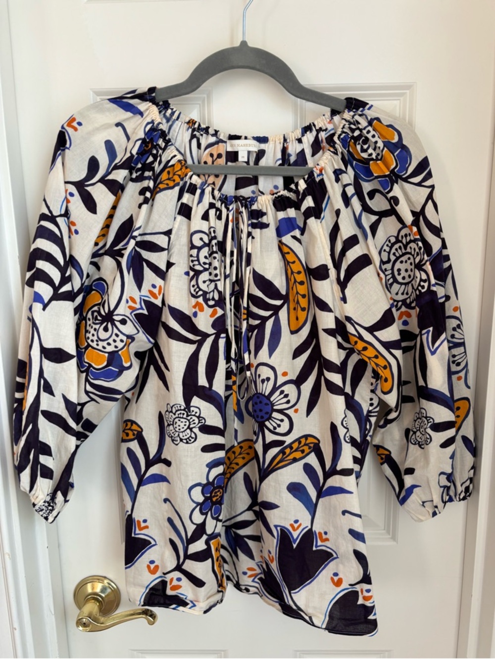 Ann Mashburn Women's Drawstring Neckline Peasant Top in Cream Print. Size M